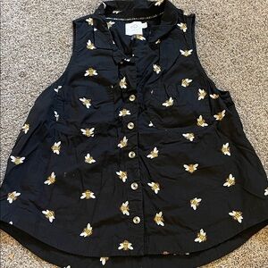 ⭐️3/$20 Anthropologie HD embroidered Bee sleeveless collared shirt 4